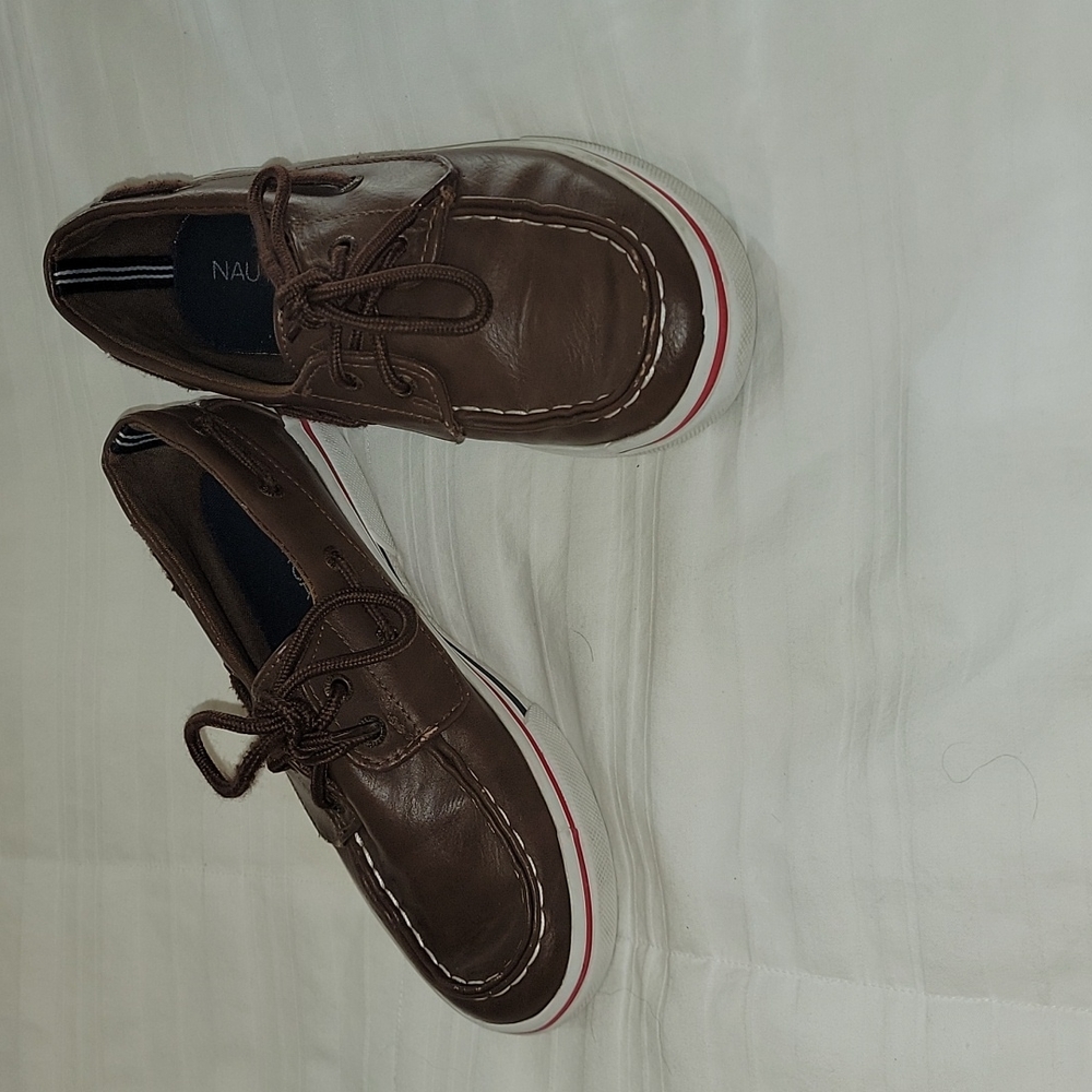 Nautica boys size 1 leather lace-up loafers